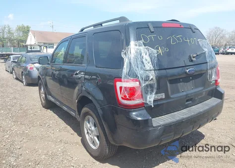 2010 Ford Escape Xlt z USA, uszkodzony, nr VIN 1FMCU9DG1AKC47607
